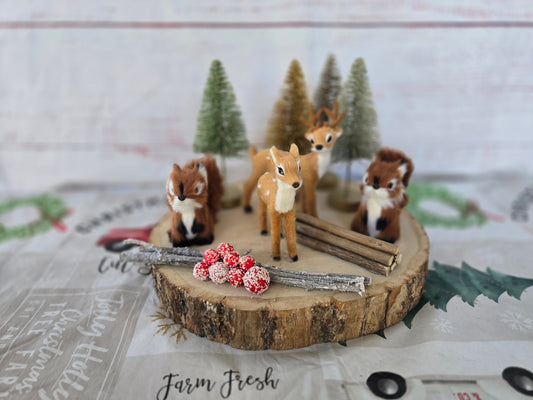 Woodland Theme Christmas Scenery – Felt Animals & Rustic Holiday Display