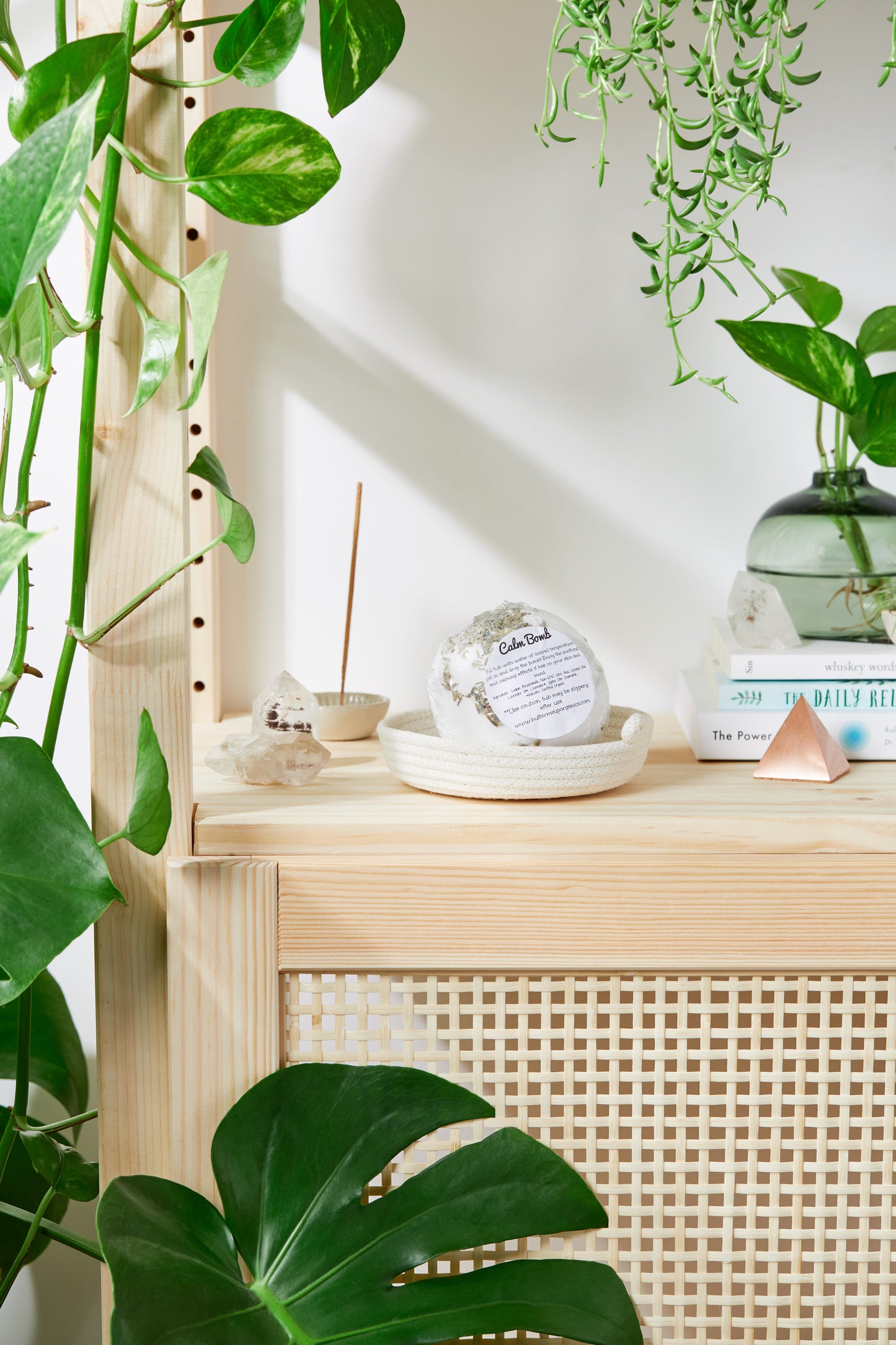 Organic Calm Bath Bomb – Lavender & Chamomile