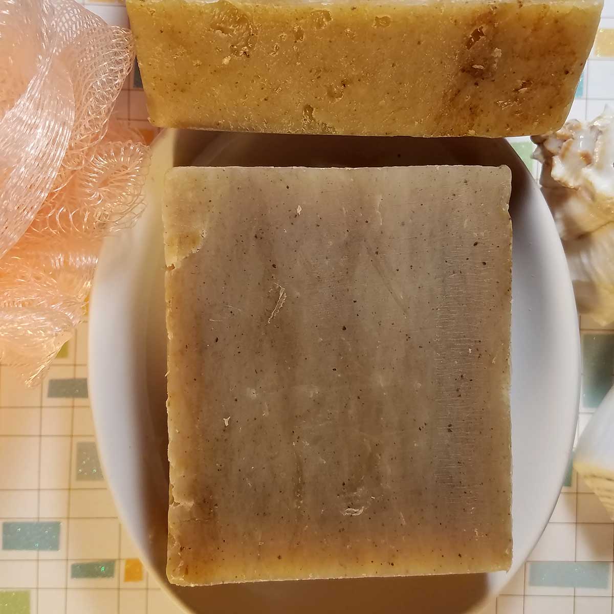 Amber Musk Handmade Soap – Amber Honeyed Musk with Skin-Loving Turmeric