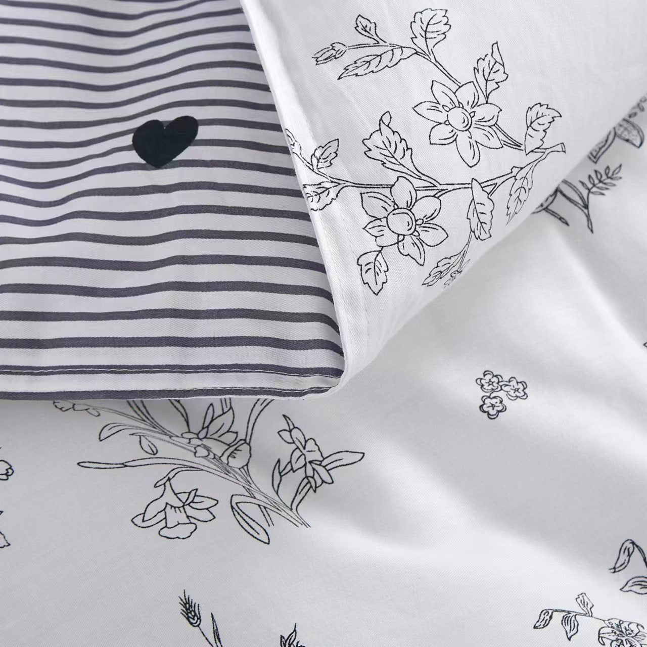 Parsley Black & White Floral Reversible Comforter Set – 100% Cotton