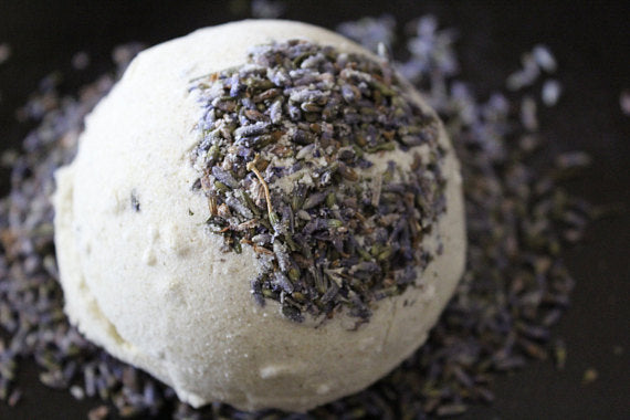 Organic Calm Bath Bomb – Lavender & Chamomile